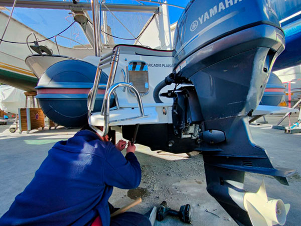 Maintenance moteur annexe • Major Boats Golfe de Saint-Tropez